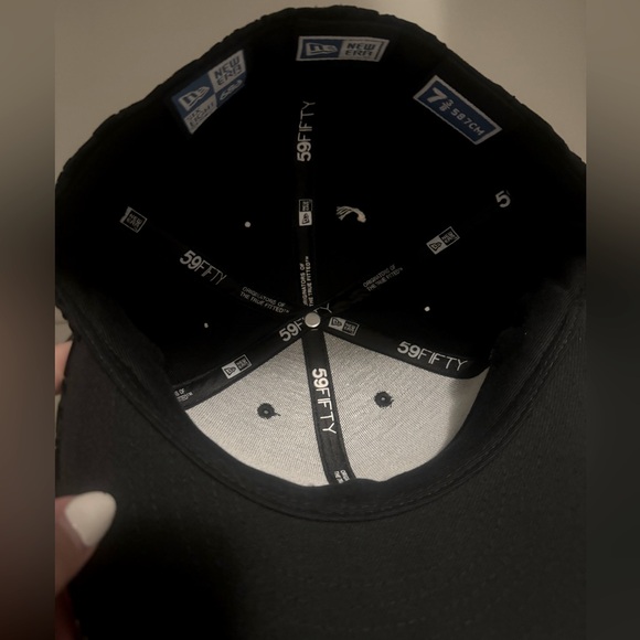 BNWT New Era Icon 686 Flock Times New Era Limited Edition Black - Picture 3 of 7
